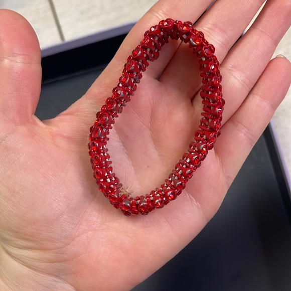 Stretch GORGEOUS RED hot crystal bracelet, red metal used - Picture 10 of 11